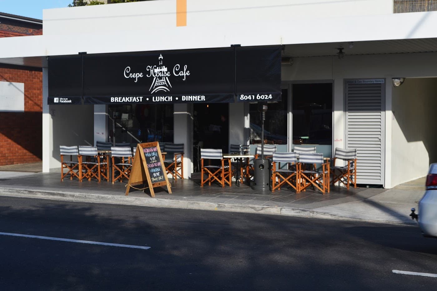Crepe House Cafe - Main entrance and outdoor seating in Earlwood